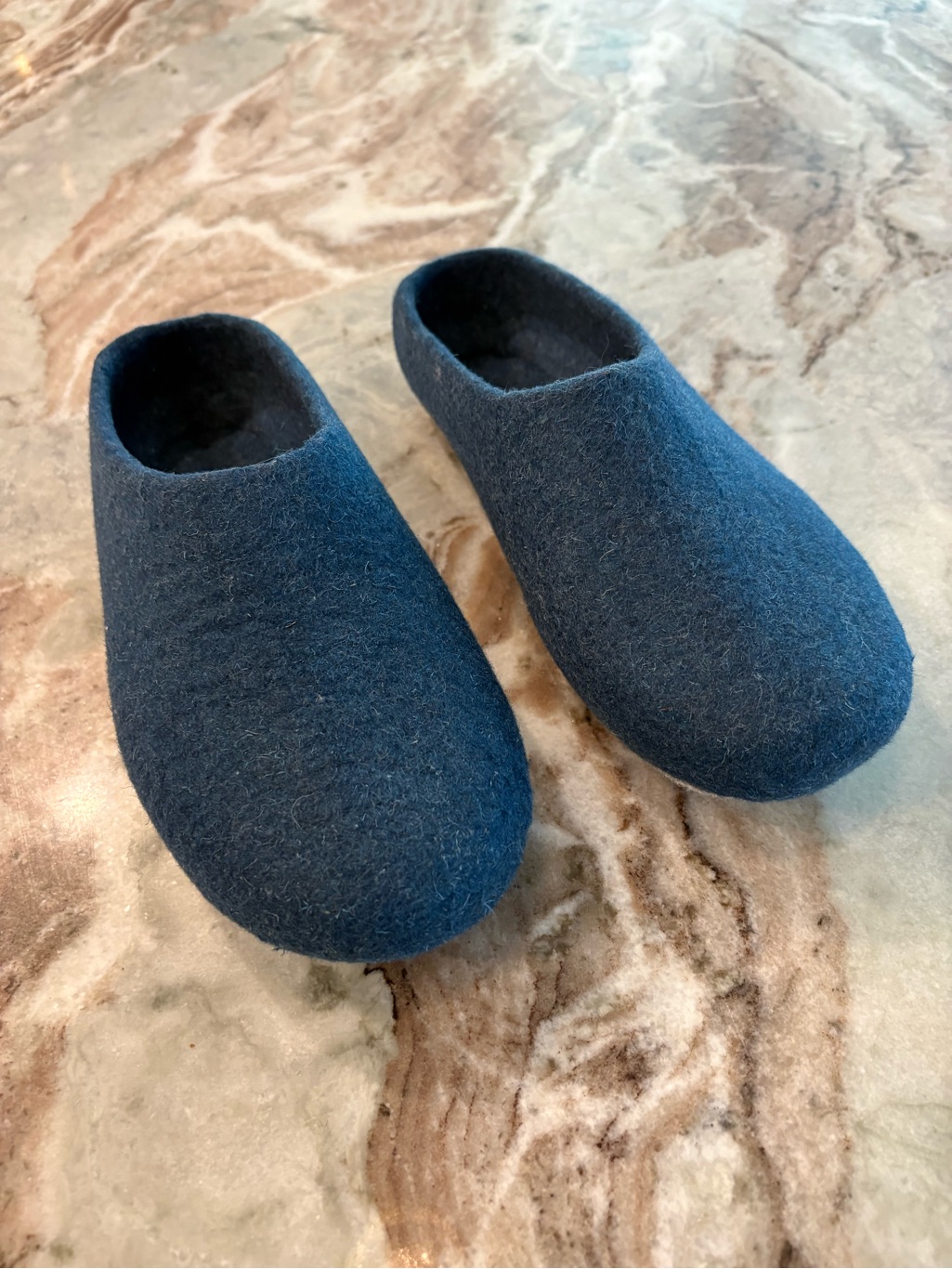 Kyrgies Classic Navy Wool Side Slipper Shows Womens Size 38 Handcrafted — image 2 of 8